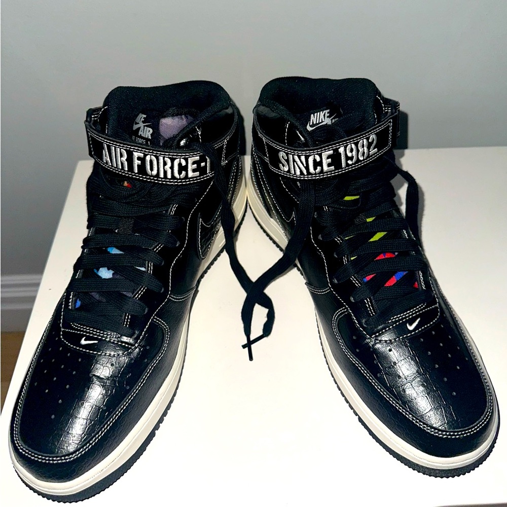 Nike Air Force 1 Mid '07 LX Black/Pale Ivory/Black
Size M 11 / W 12.5 Men’s